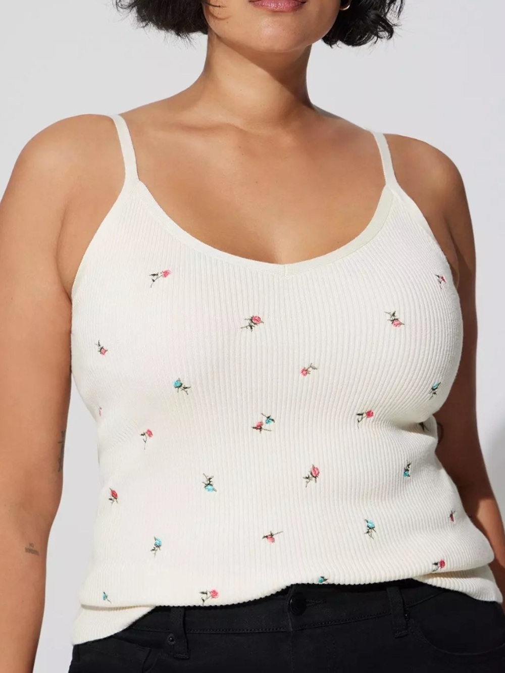 torrid Cream Ribbed V-Neck Cami with Pink & Teal Floral Embroidery EUC